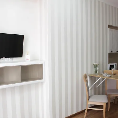 Stephanie Apartament At Staroyevreysʹka Street Апартаменти
